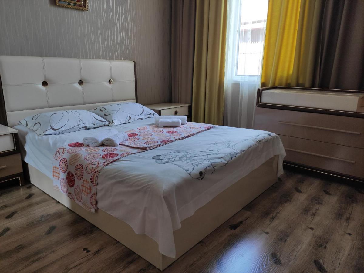 Guest House On Kostava 23 Кобулети Екстериор снимка