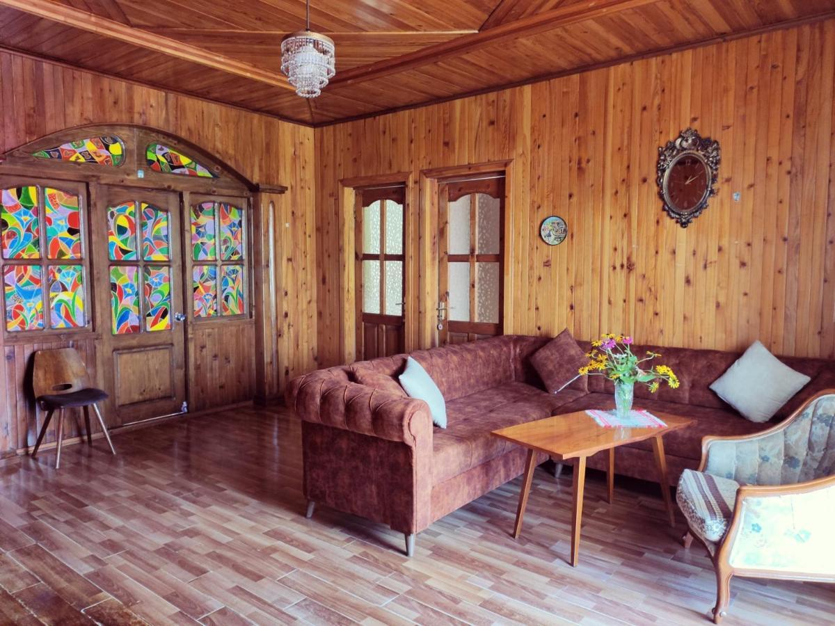 Guest House On Kostava 23 Кобулети Екстериор снимка