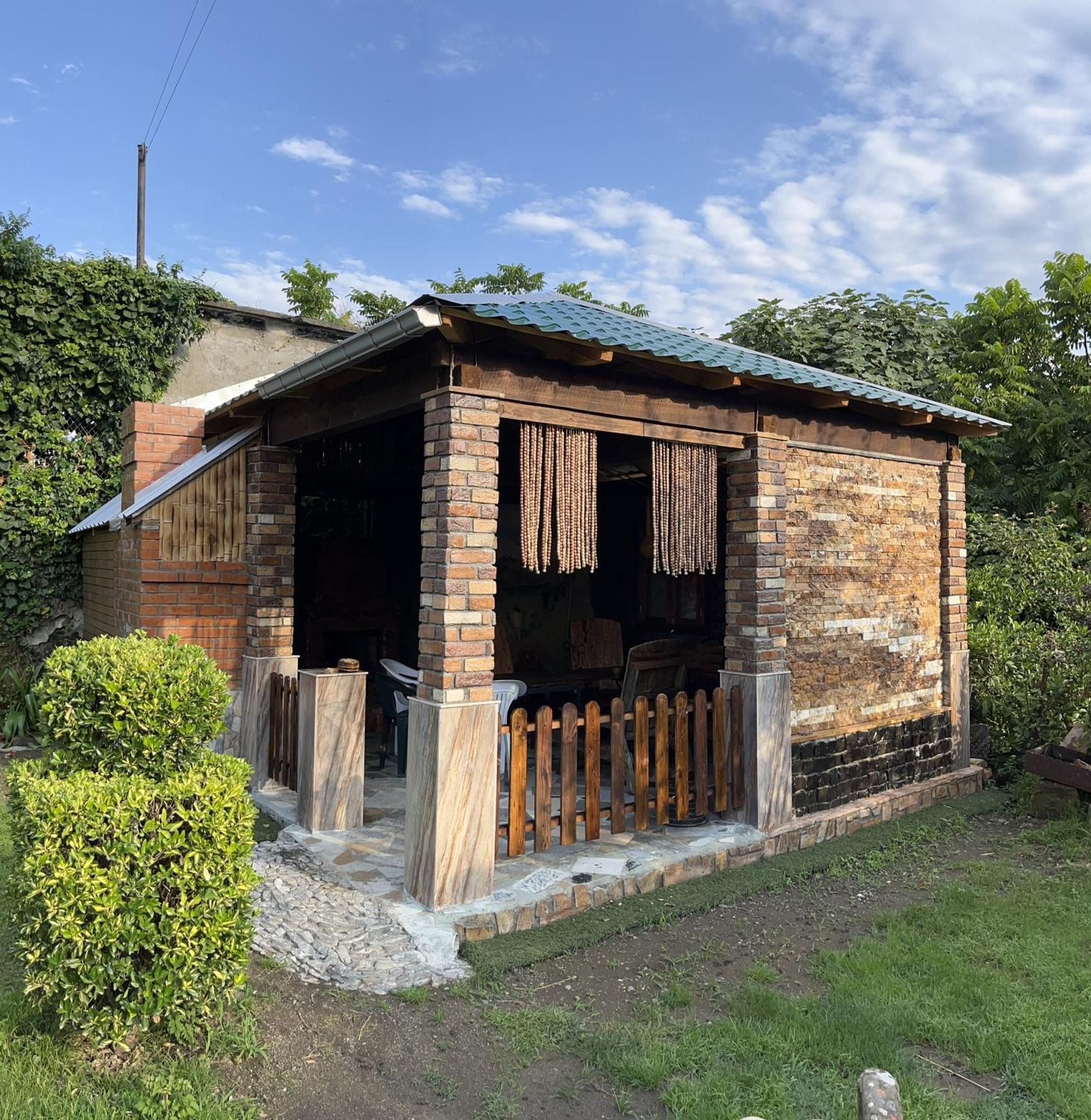Guest House On Kostava 23 Кобулети Екстериор снимка