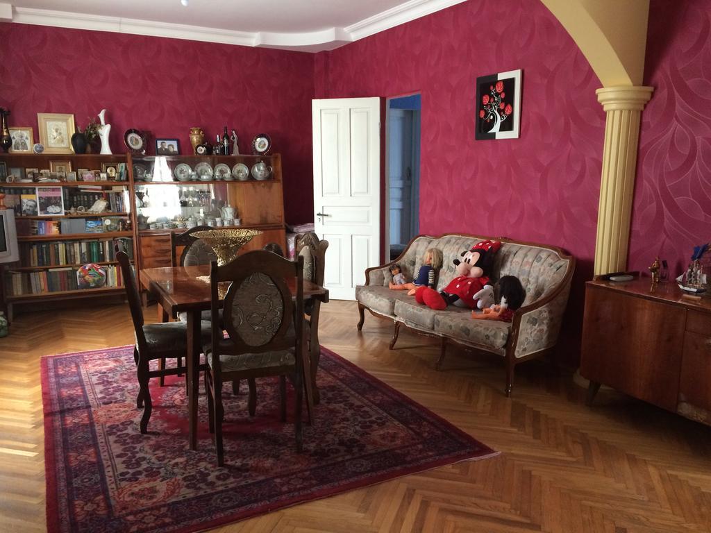Guest House On Kostava 23 Кобулети Екстериор снимка