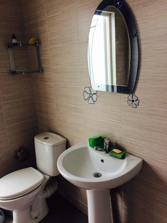 Guest House On Kostava 23 Кобулети Екстериор снимка
