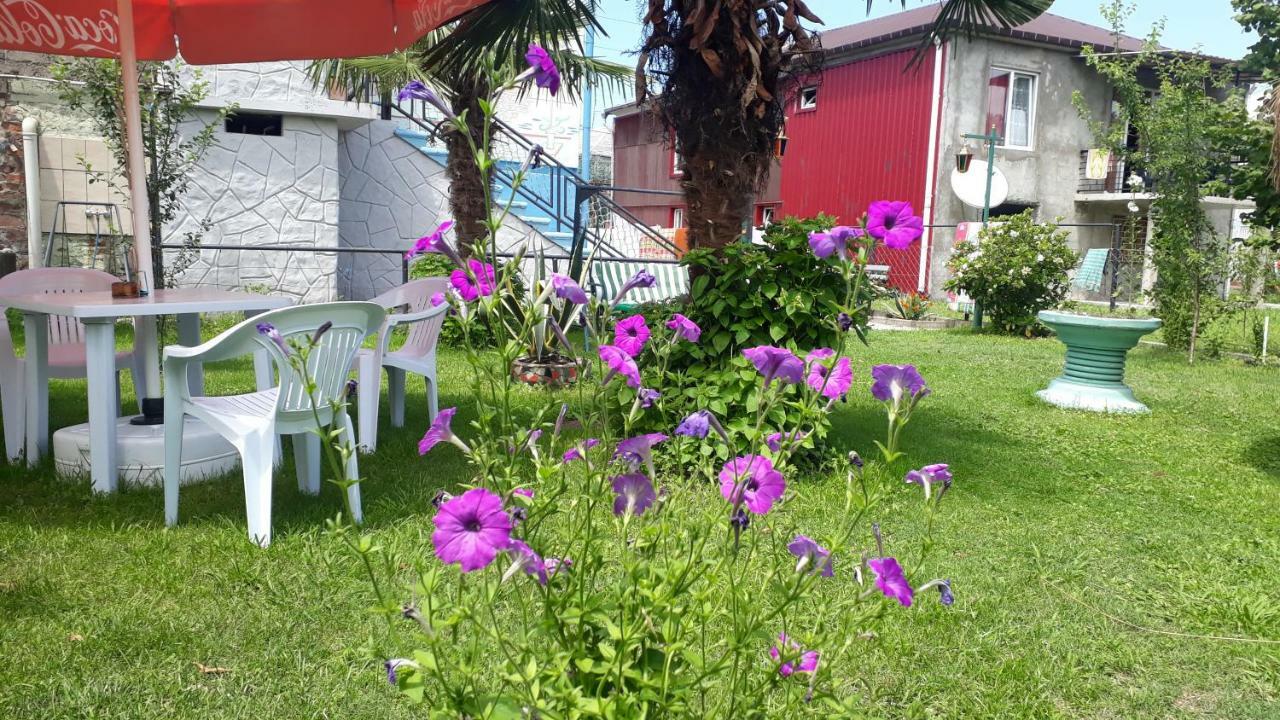 Guest House On Kostava 23 Кобулети Екстериор снимка