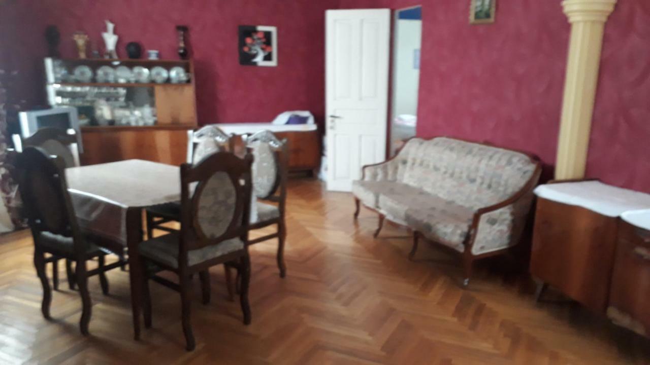 Guest House On Kostava 23 Кобулети Екстериор снимка